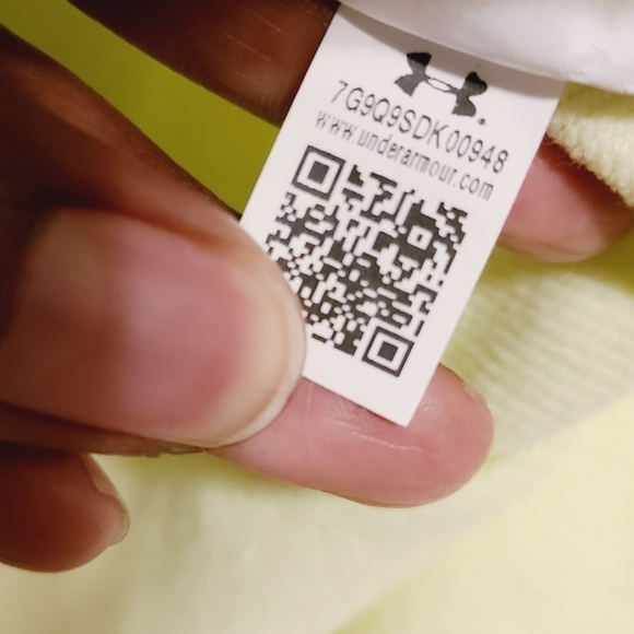 Under Armour | Women's Neon Yellow Short Sleeve Sweatershirt (Size Medium) - Picture 8 of 11